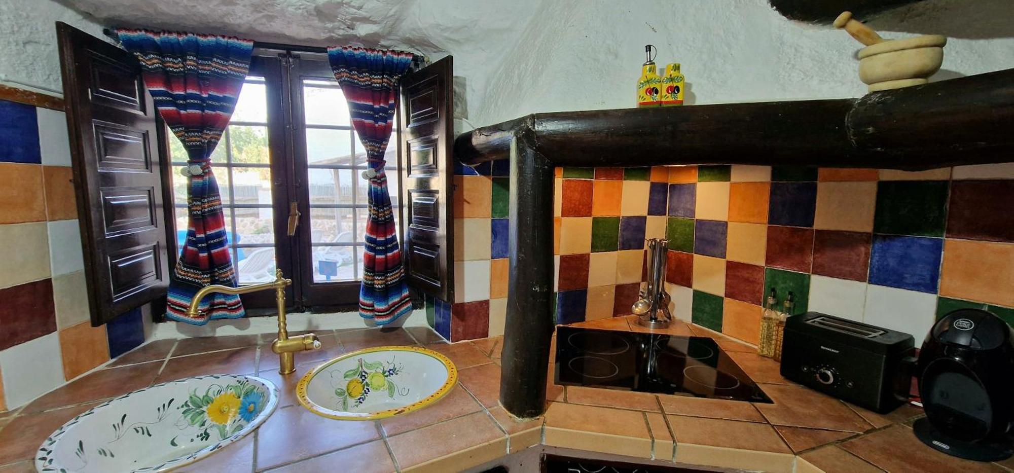 Casa Cueva Cascamorras "Capricho Andaluz" Баса Экстерьер фото